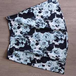 Talbots women's skirt blue roses size 14W